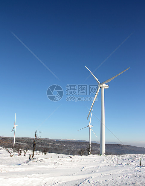 冬季单一风力涡轮机工业全球旋转活力环境创新技术绿色生产天空图片