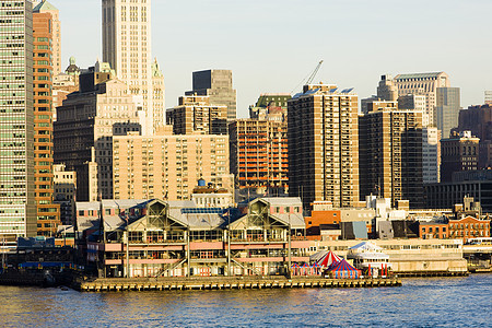 美国纽约市曼哈顿位置建筑物摩天大楼风光河流市政景观世界外观城市图片