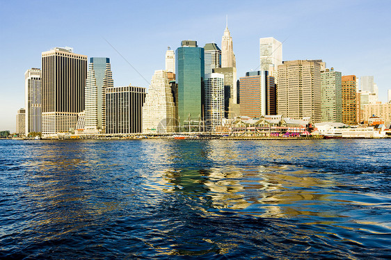 美国纽约市曼哈顿建筑物河流景观建筑学外观世界地标摩天大楼市政城市图片