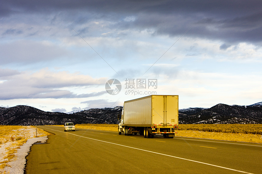 美国科罗拉多州公路运输卡车世界旅行外观汽车车辆位置货物货车图片
