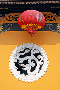 中国风格的神庙建筑元素-龙和绿灯侠图片