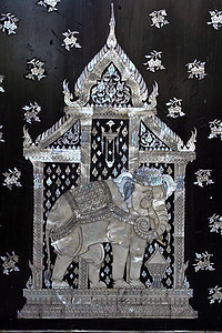 泰国传统风格的教会门艺术框架手工业窗户牡蛎钥匙建筑旅行房子修剪木工图片