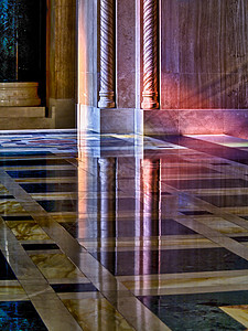 教堂墙上的彩光玻璃窗发光雕刻地标玻璃建筑雕塑历史基督大教堂石头大理石背景图片