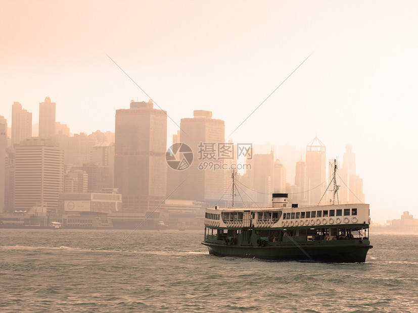 著名的香港渡轮在维多利亚港A号上航行的地标图片