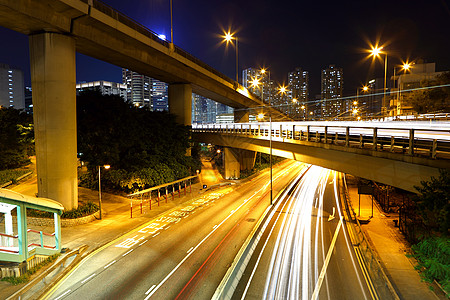 路城市香港现代建筑背景的光线足迹 在香港车辆交通商业场景金融街道都市蓝色景观城市背景