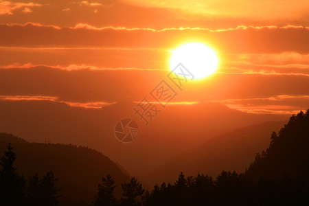 日落太阳天空阴影金子红色图片