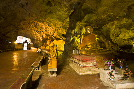 谭浩广洞穴石头地标宗教纪念碑雕塑古董崇拜寺庙精神佛教徒图片