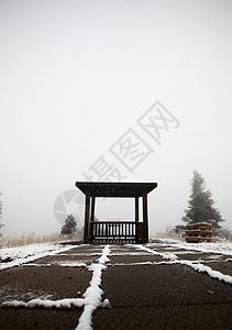 萨斯喀彻温省公园的冰雾水泥块天气旅行人行道风景中座图片