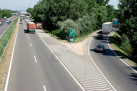 公路高速公路驾驶车辆商业沥青货物卡车货运运动旅行货车图片