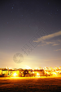 夜夜天空宇宙天体星星城市房子乳白色物理学建筑天堂图片
