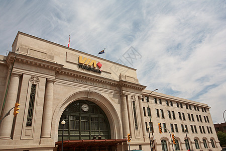 CNR 温尼伯联合火车站旅行停车路灯建筑学玻璃旗杆旗帜建筑城市水平图片