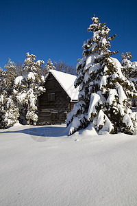 冬季山区住房季节国家土地农村房子窗户财产公寓家庭环境图片