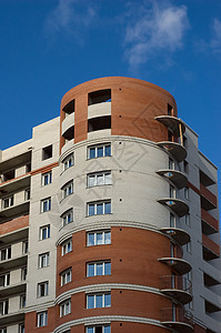 现代红砖和白砖多层的现代建筑图片