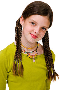 可爱女孩微笑青春期辫子孩子发型幸福白色衣服乐趣童年图片