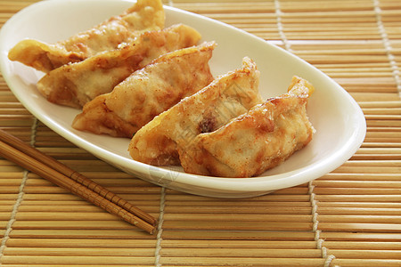 炸鸡筷子营养点心美食小吃烹饪水饺竹子盘子午餐图片