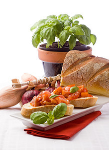 Bruschetta 配有原料的Bruschetta食物美味鳀鱼生菜洋葱食品素菜沙拉美食图片