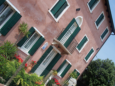 威尼斯的豪宅房子图片粉色创造力房屋绿色背景图片