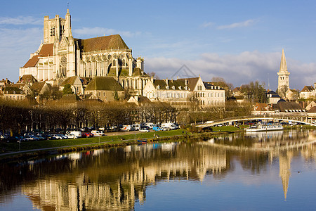 Auxerre 法国伯根迪历史性城市精神反思外观教会寺庙旅行河流地标图片