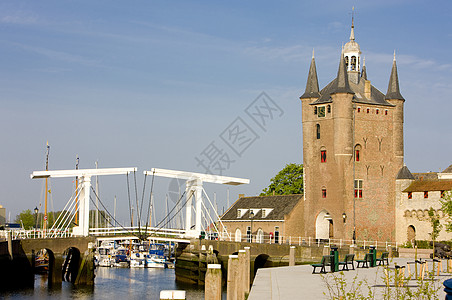中世纪门和吊桥 泽里克泽 荷兰泽兰城市建筑物外观历史性历史建筑学房屋旅行世界景点图片