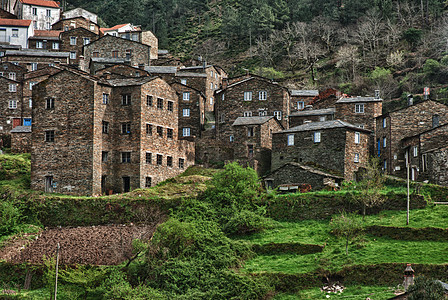 葡萄牙古老的穆塔塔村历史性窗户风景旅行石头地标树木建筑晴天页岩图片