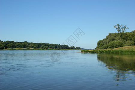 江河磨砂膏漫滩阳光环境水路蓝色晴天天空宽度芦苇图片