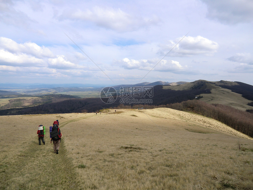 通往喀尔巴阡山的山区公路图片