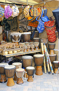 Djembe和非洲手工艺品高清图片