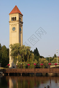 美国华盛顿斯波卡纳河滨公园的时钟塔图片
