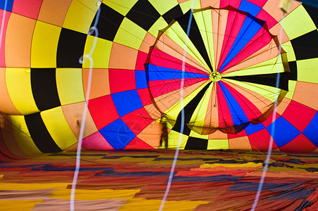 气球里面的人的影子运输展示飞艇闲暇航班旅行漂浮阴影冒险航空图片