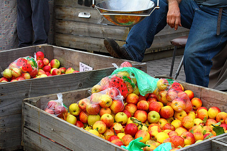 澳大利亚塔斯马尼亚的萨拉曼卡市场价格热带蔬菜菠萝柠檬水果旅行摊位农场生产图片