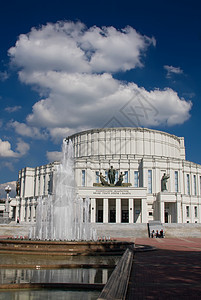 白俄罗斯首都明斯克纪念碑景观建筑学阳光文化历史性街道房子地标城市图片
