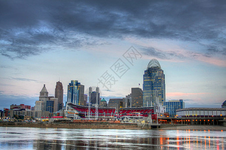 辛辛那提俄亥俄天线 早上场景反射天际结构景观摩天大楼市中心建筑物蓝色建筑图片