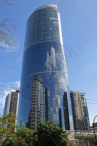 温哥华现代建筑技术城市建造蓝色窗户办公室房子镜子反射公寓图片