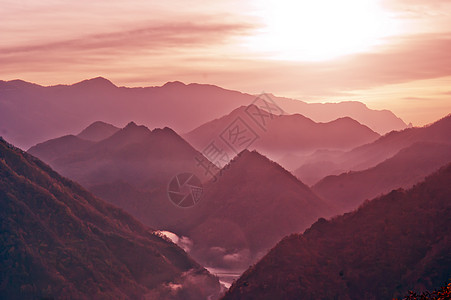 中国的清晨新农江山图片