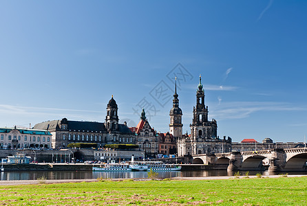 德国德累斯顿建筑学天空蓝色旅行城市绿色城堡风格图片