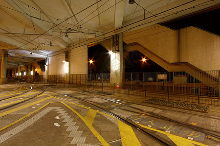 夜间轻型火车站图片