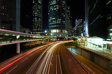 夜间在香港的交通建筑运输旅行商业公共汽车戏剧性线条蓝色驾驶景观图片
