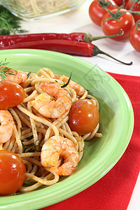 带鲜虾的意大利面条小龙虾海事辣椒厨房食物水果对虾盘子海鲜螃蟹图片