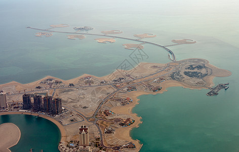 查看飞机的左舷洞地平线场景航班风景海浪空气天气翅膀天空高度图片