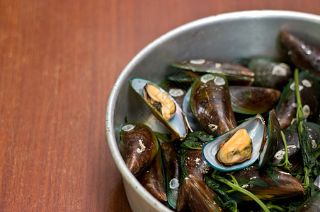 油煮亚洲绿色贝类盘子海鲜贻贝蔬菜食物厨房贝壳桌子烹饪图片