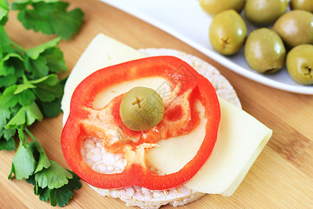 橄榄和胡椒饮食白色体重早餐蔬菜维生素美食重量营养小吃图片