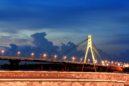 基辅市桥梁图片