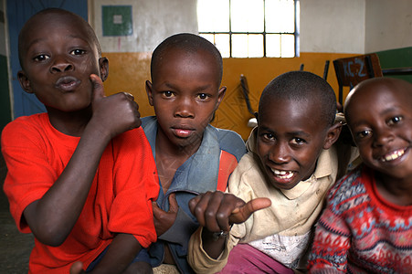 非洲非洲儿童幸福喜悦乐趣高清图片