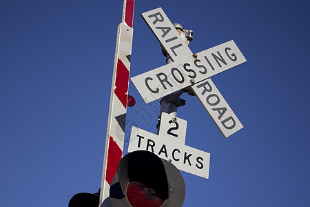 铁路路标标志道路危险道口黑色田园对象字母警告黄色十字形图片