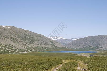 亚极乌拉尔小路石头冒险山脉岩石土地远足背包天空风景图片