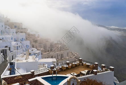 雾中的建筑物教会栅栏悬崖文化脚步日光家具桌子水池建筑图片