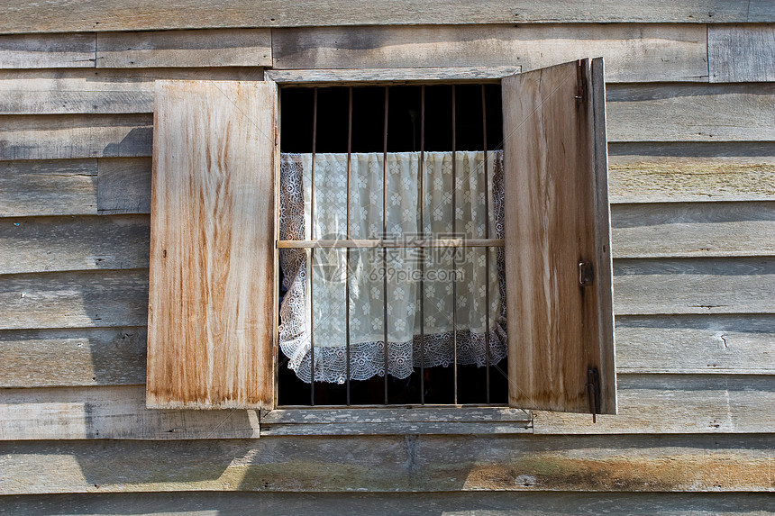 旧木屋窗口图片