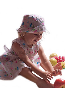 有水果的孩子乐趣食物快乐童年婴儿女孩工作室卷曲微笑维生素图片
