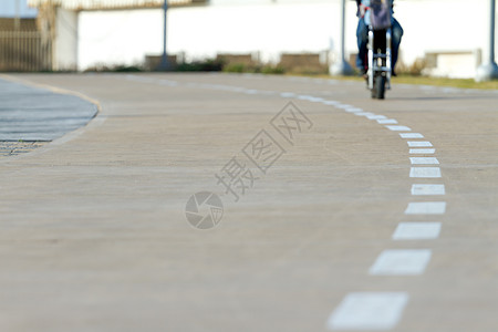 电动摩托车板车乐趣速度骑士创新运输自行车晴天街道力量图片