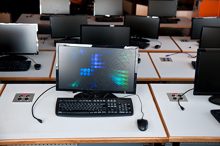 计算机行数研讨会桌子桌面教育窗户学习电脑监视器命令电缆图片
